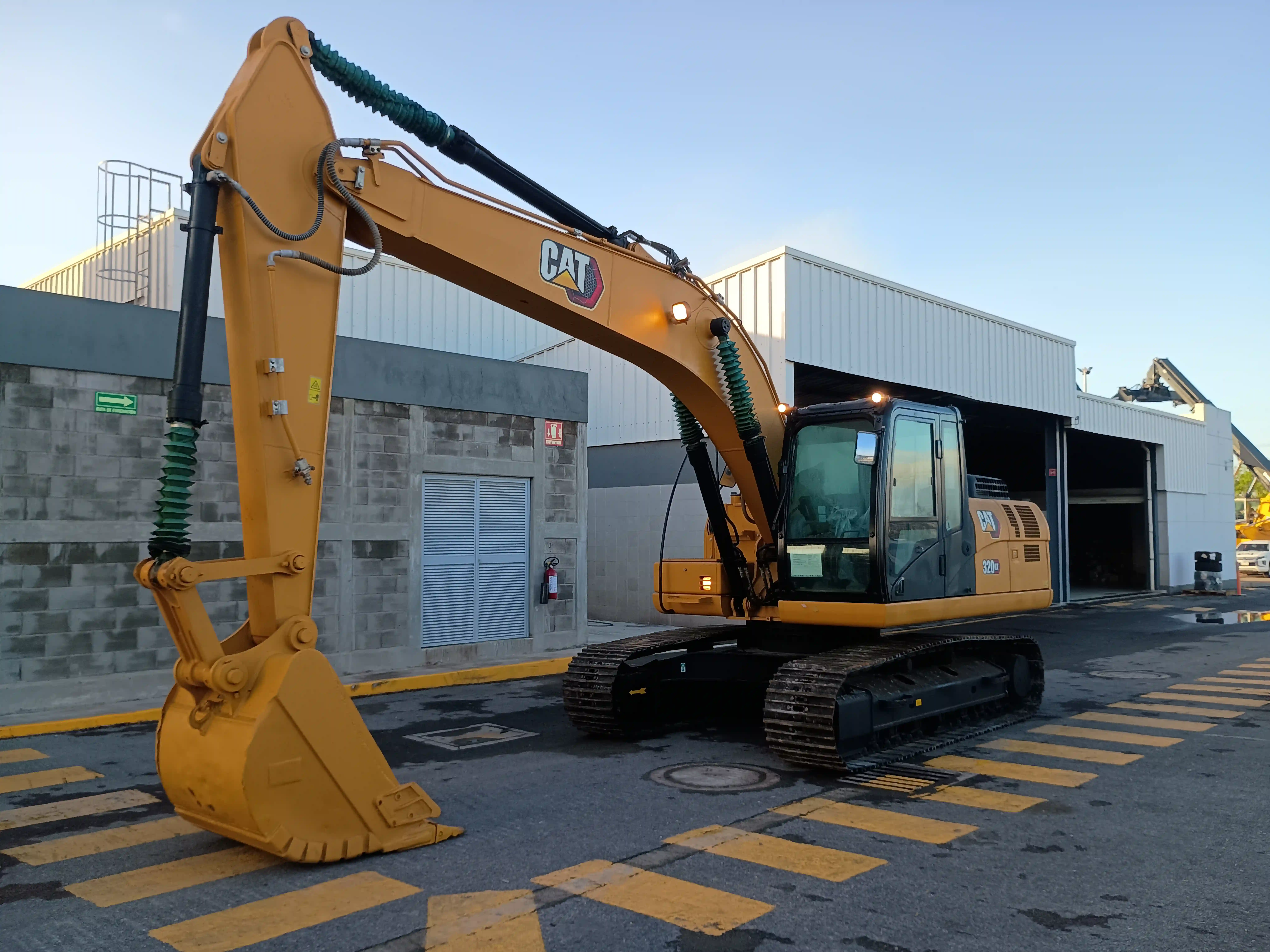 Excavadora usada cat