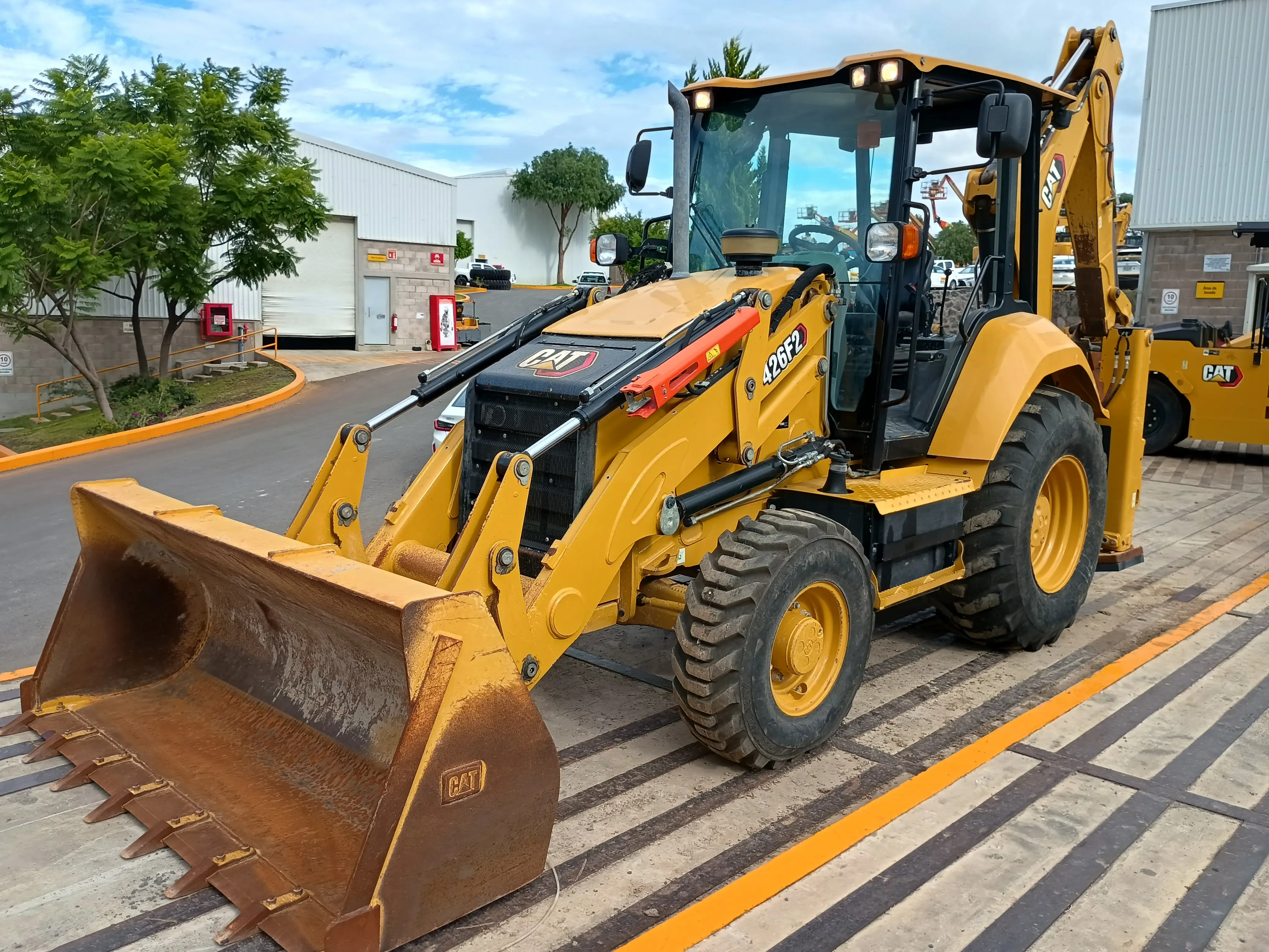 Retroexcavadora usada cat
