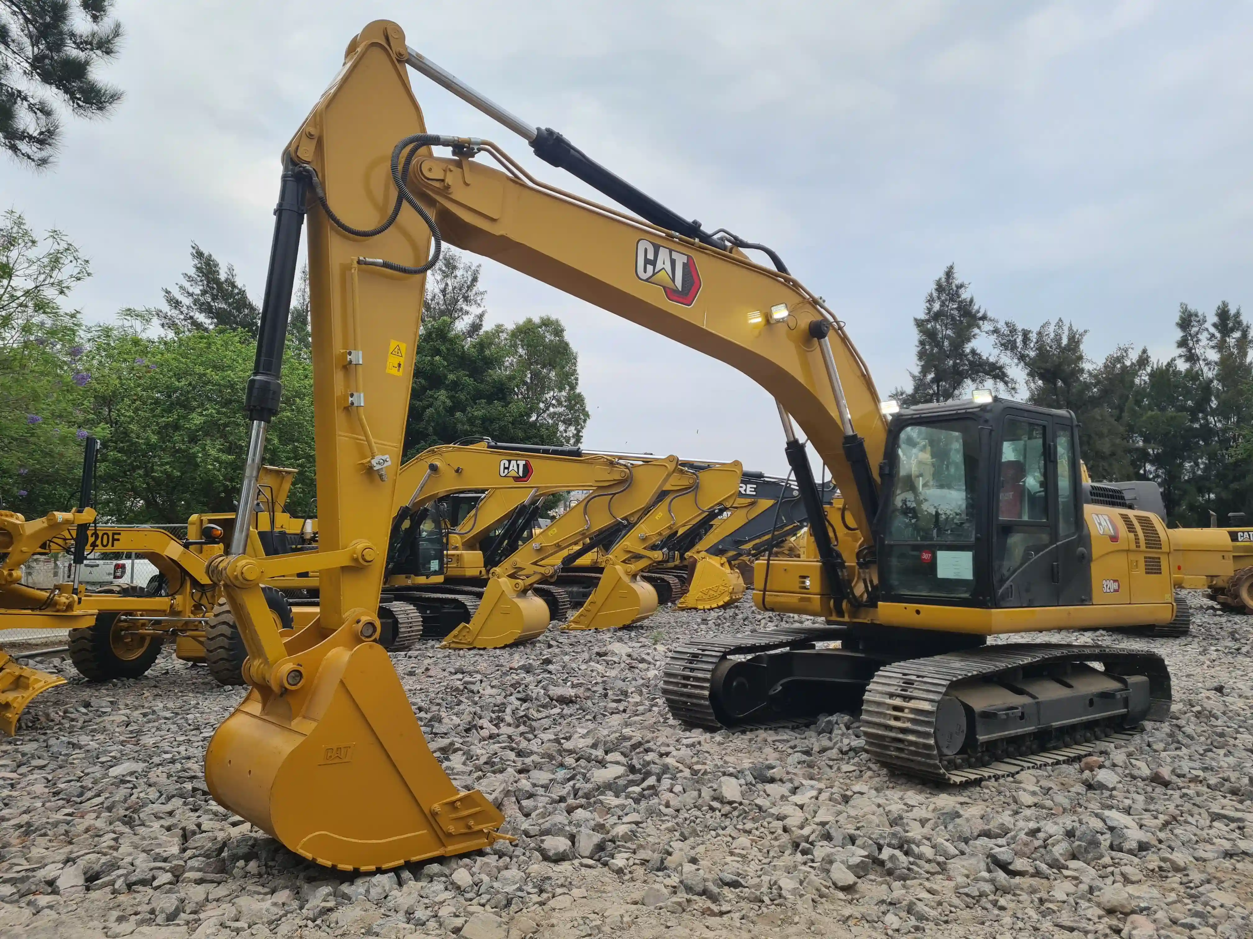 Excavadora usada cat