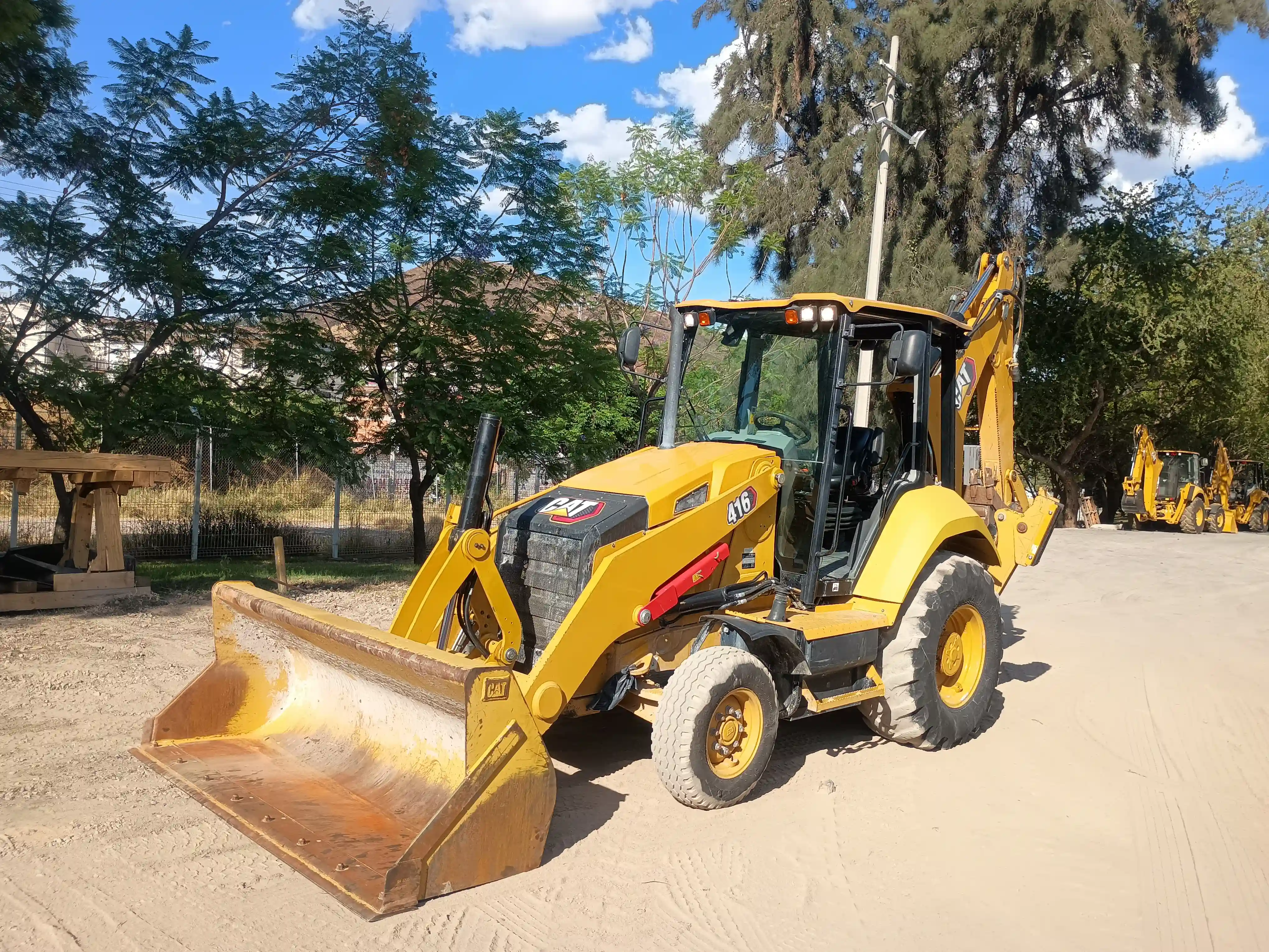 RETROEXCAVADORA USADA CAT