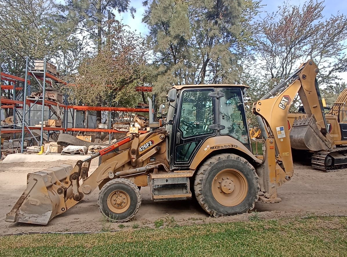 Retroexcavadora usada cat