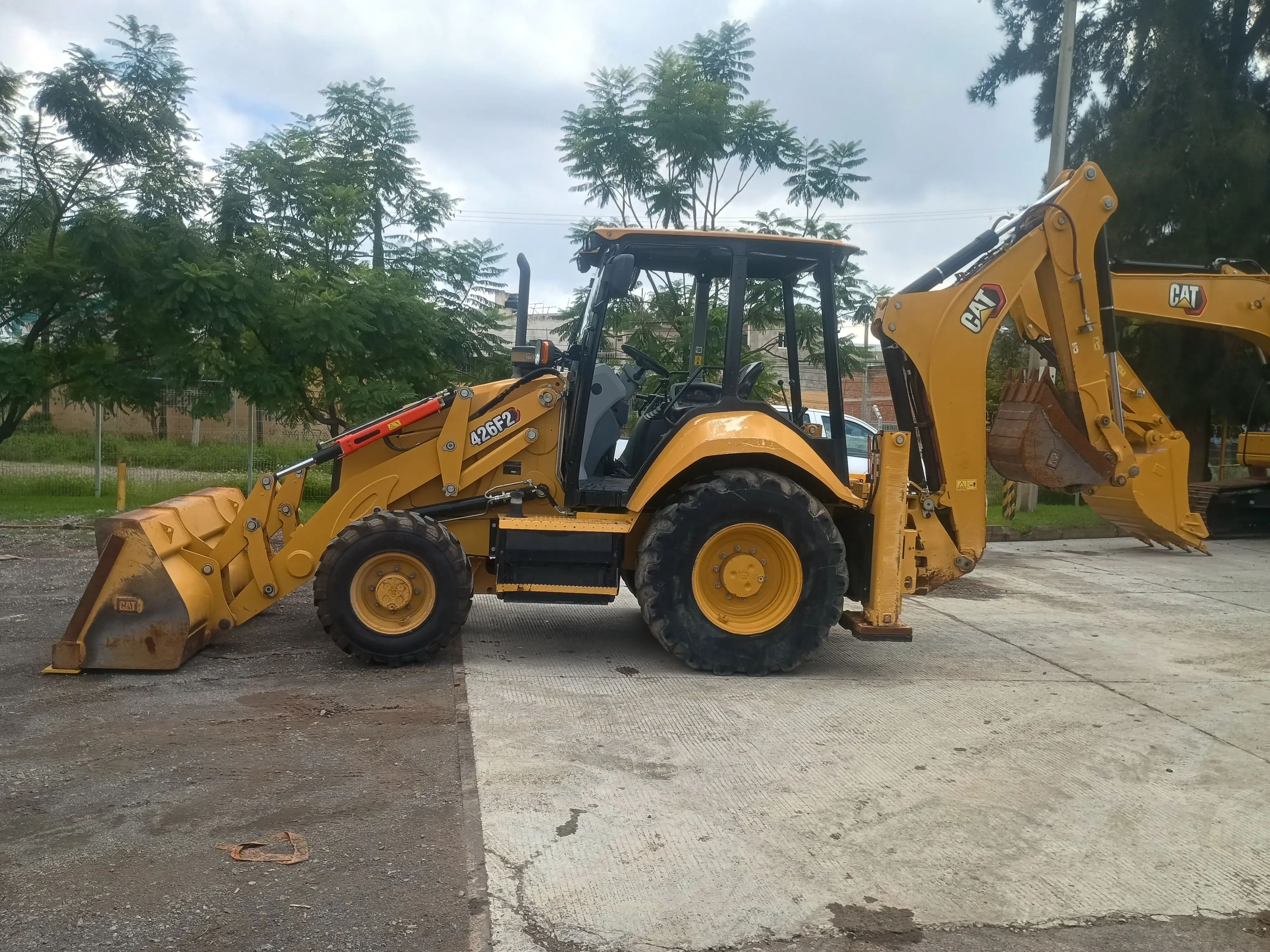 Retroexcavadora usada cat