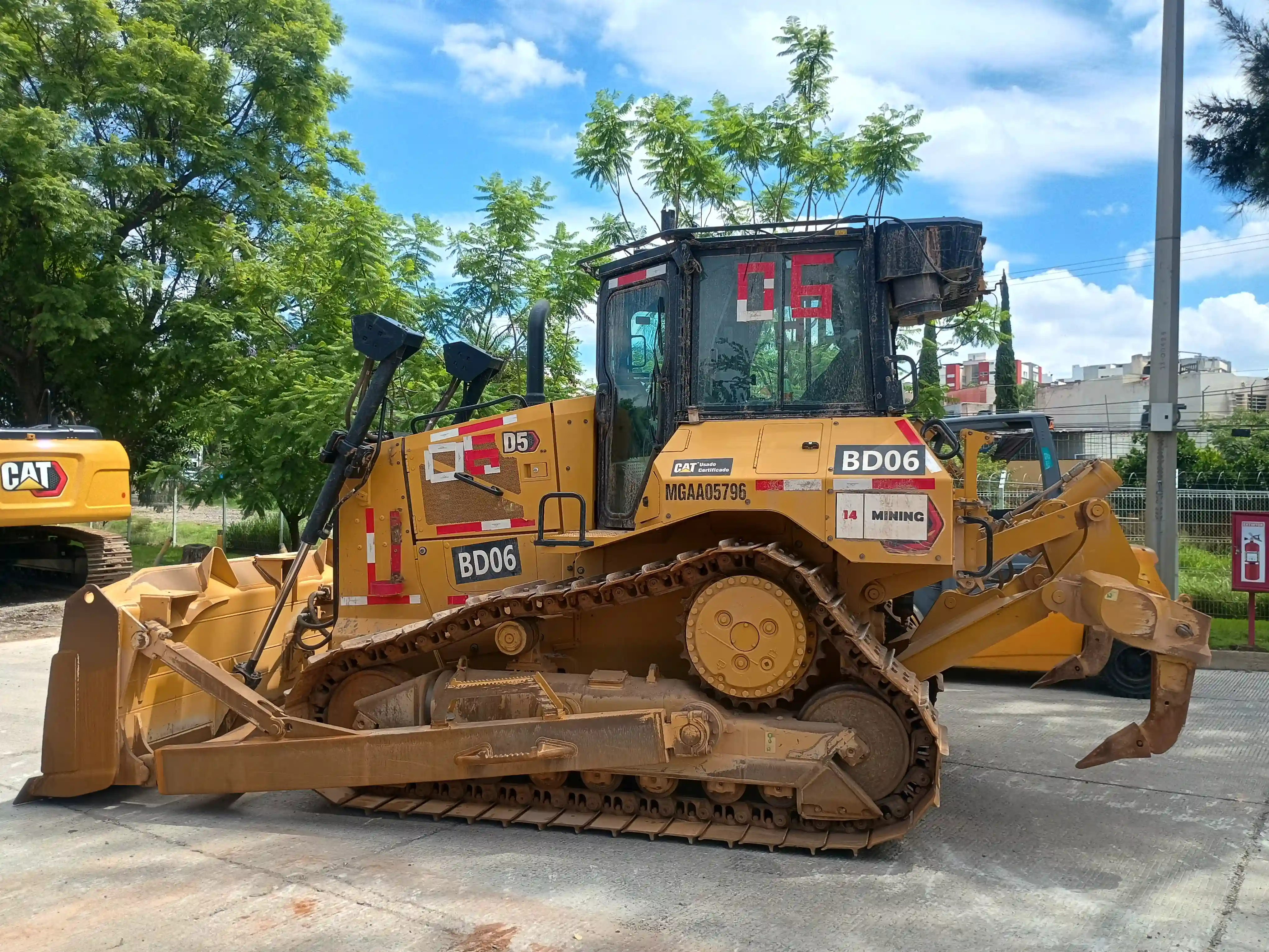 Bulldozer usado cat