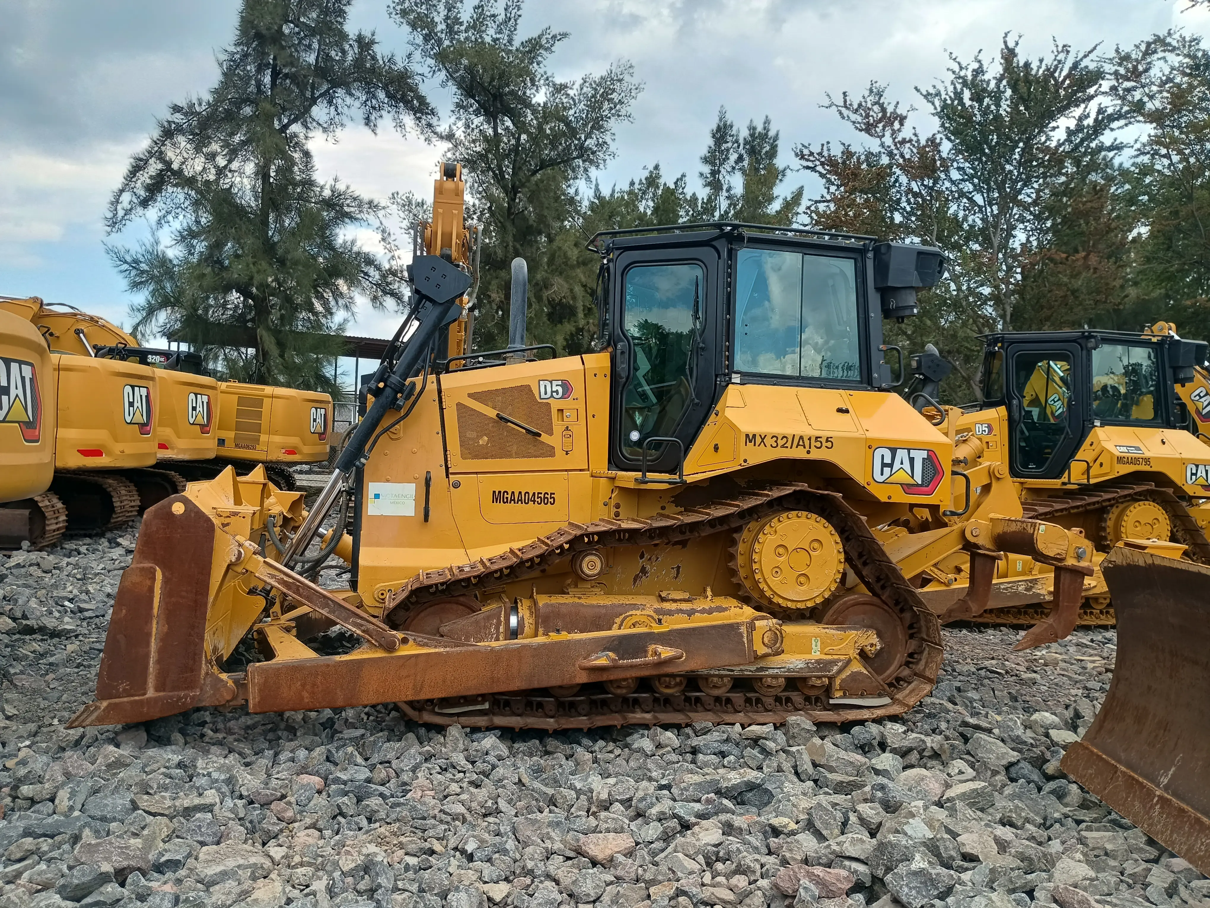 Bulldozer usado cat