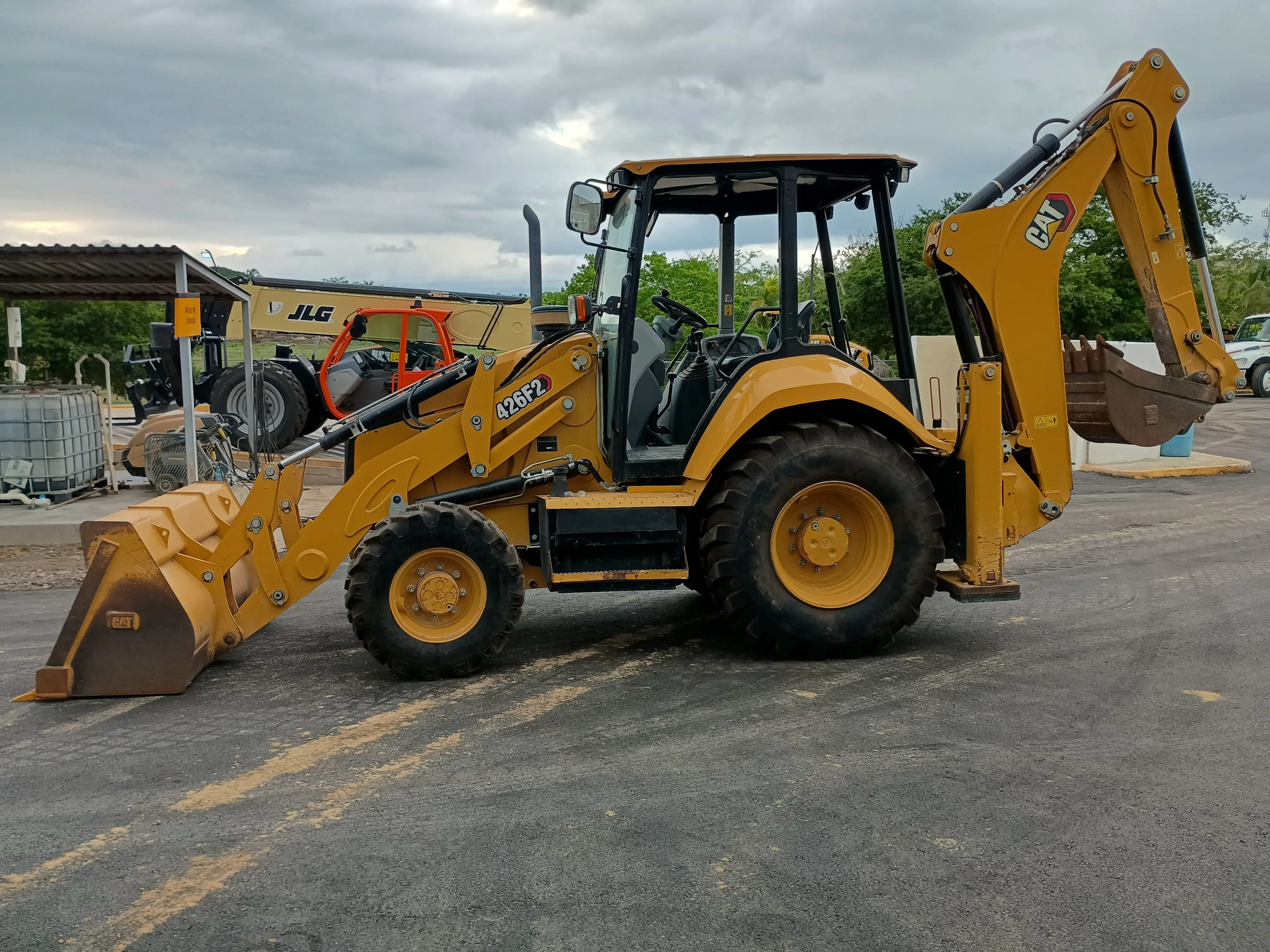 Retroexcavadora usada cat