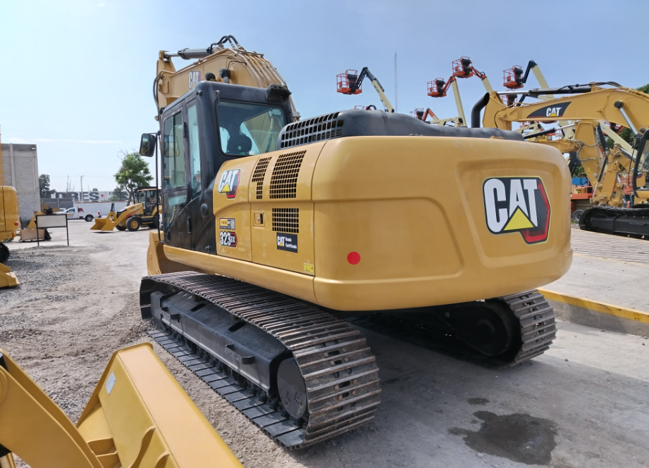 EXCAVADORA USADA CAT