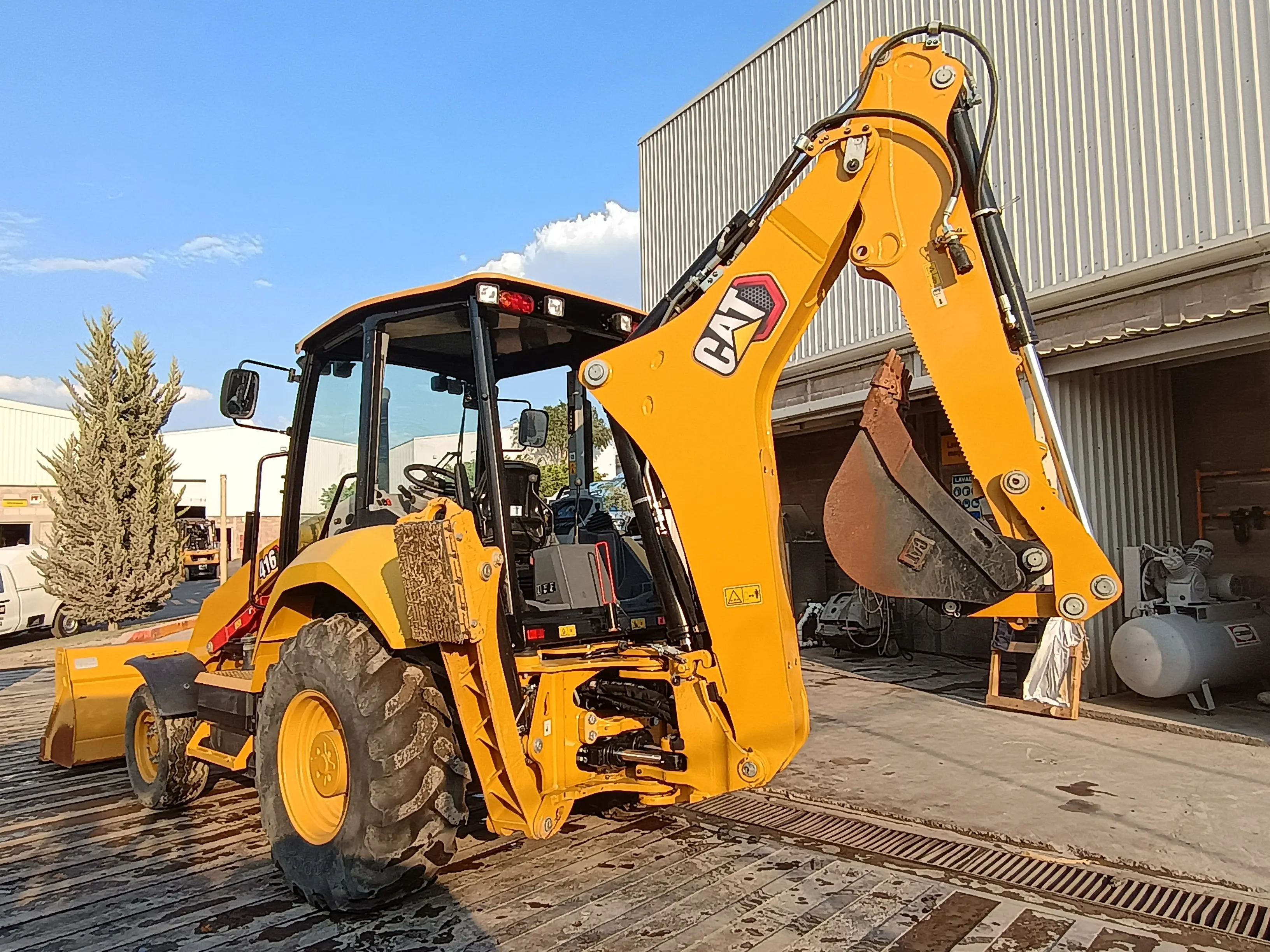 Retroexcavadora usada cat