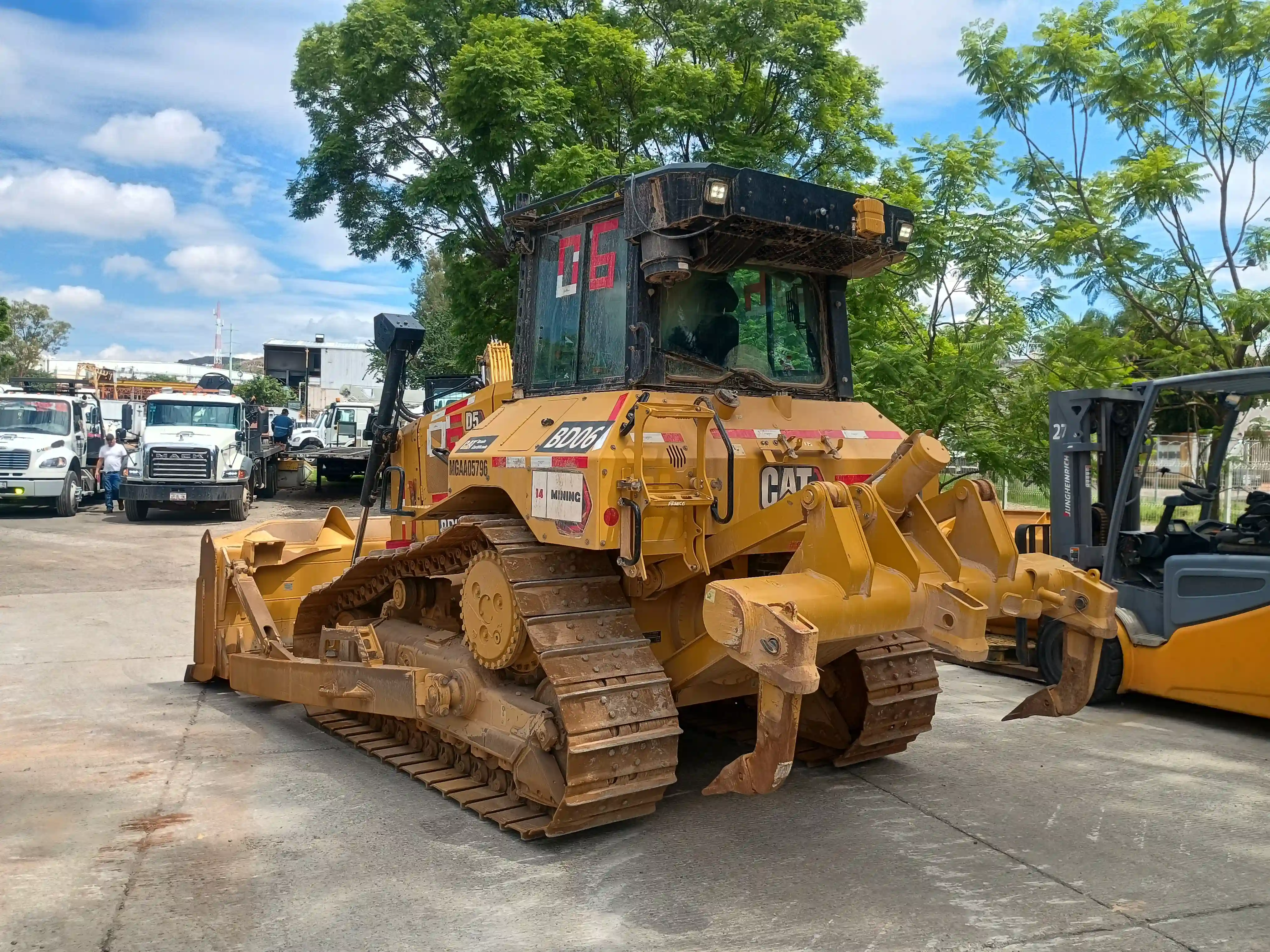 Bulldozer usado cat