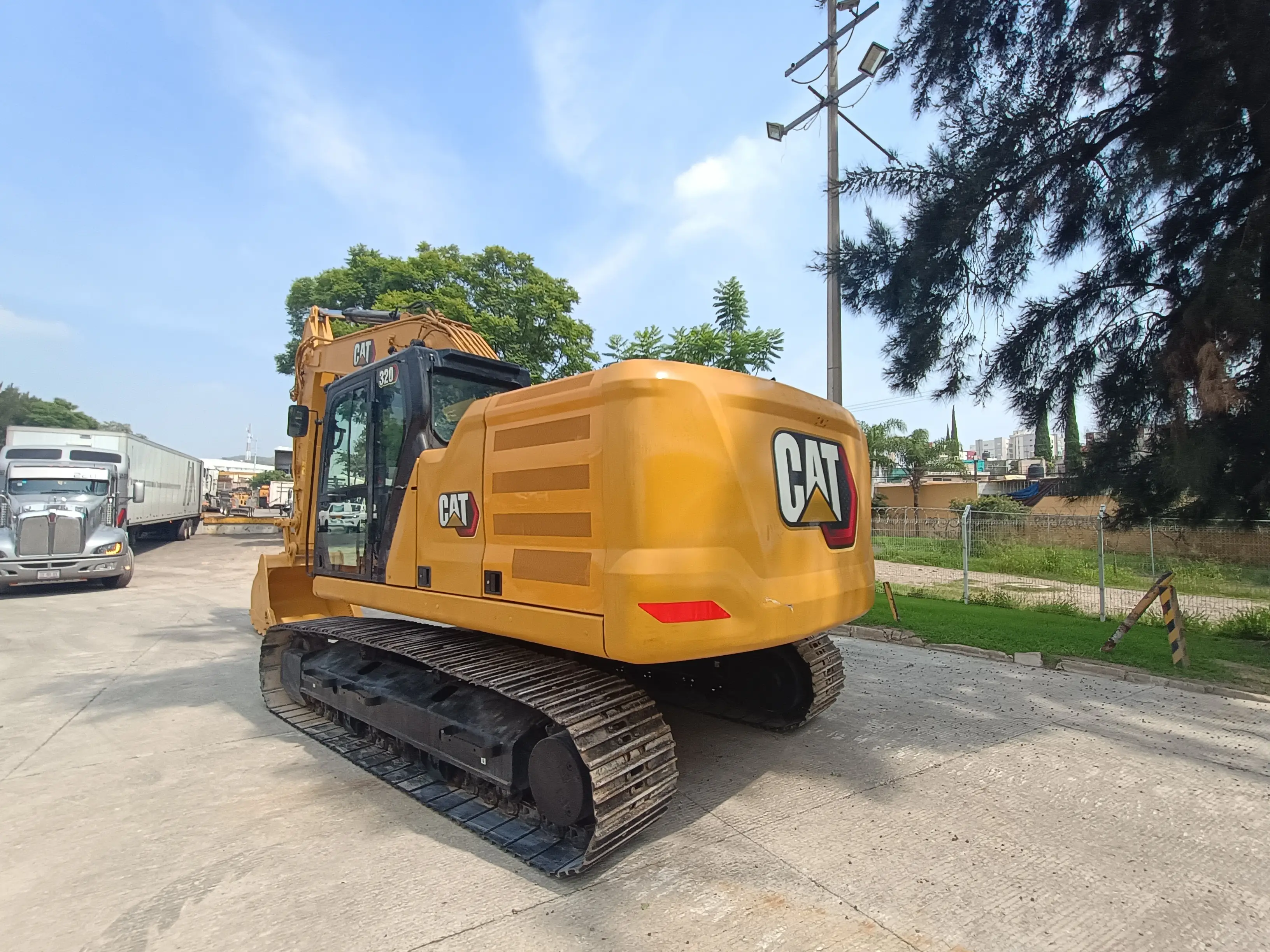 Excavadora usada cat