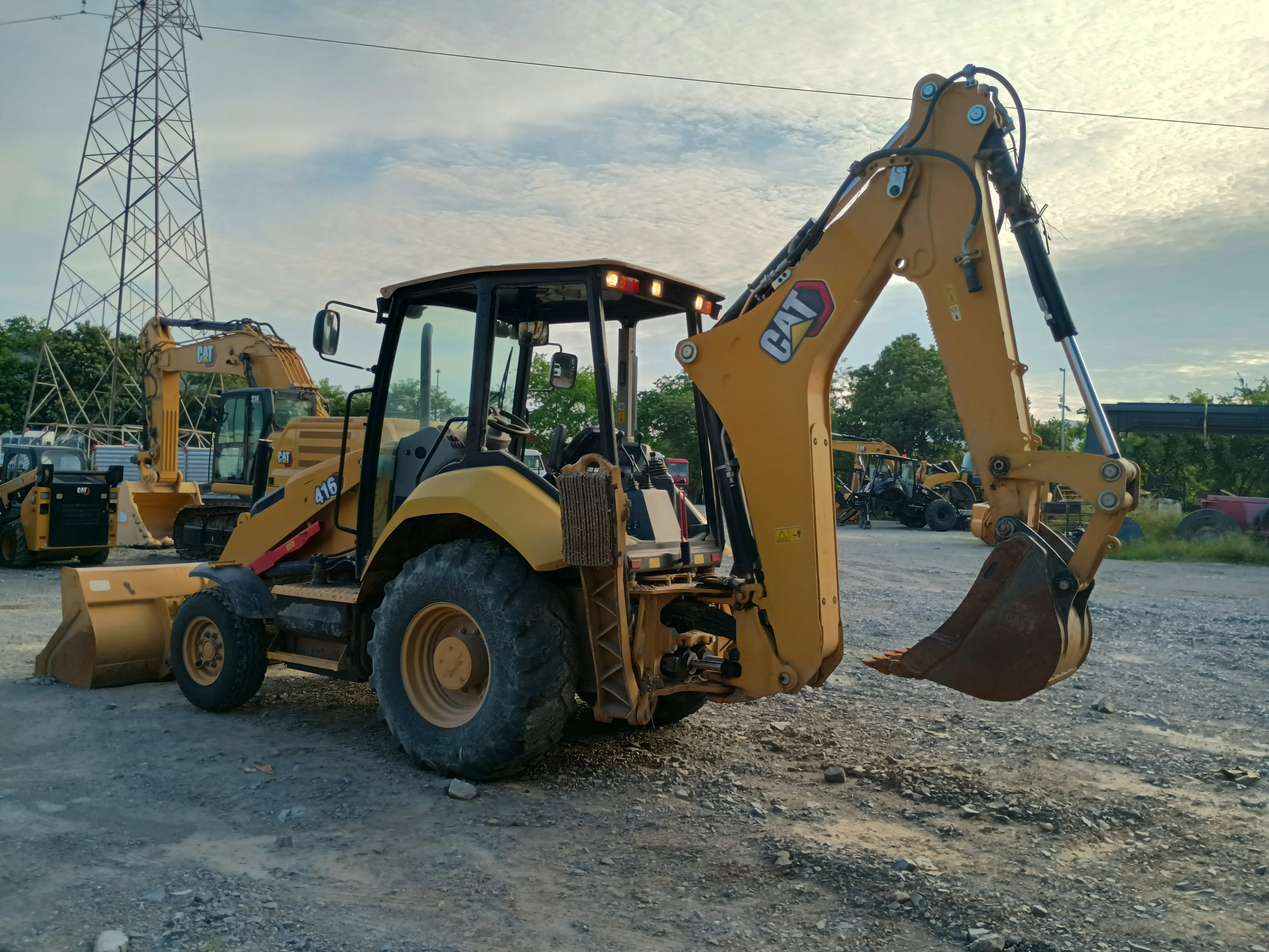 Retroexcavadora usada cat