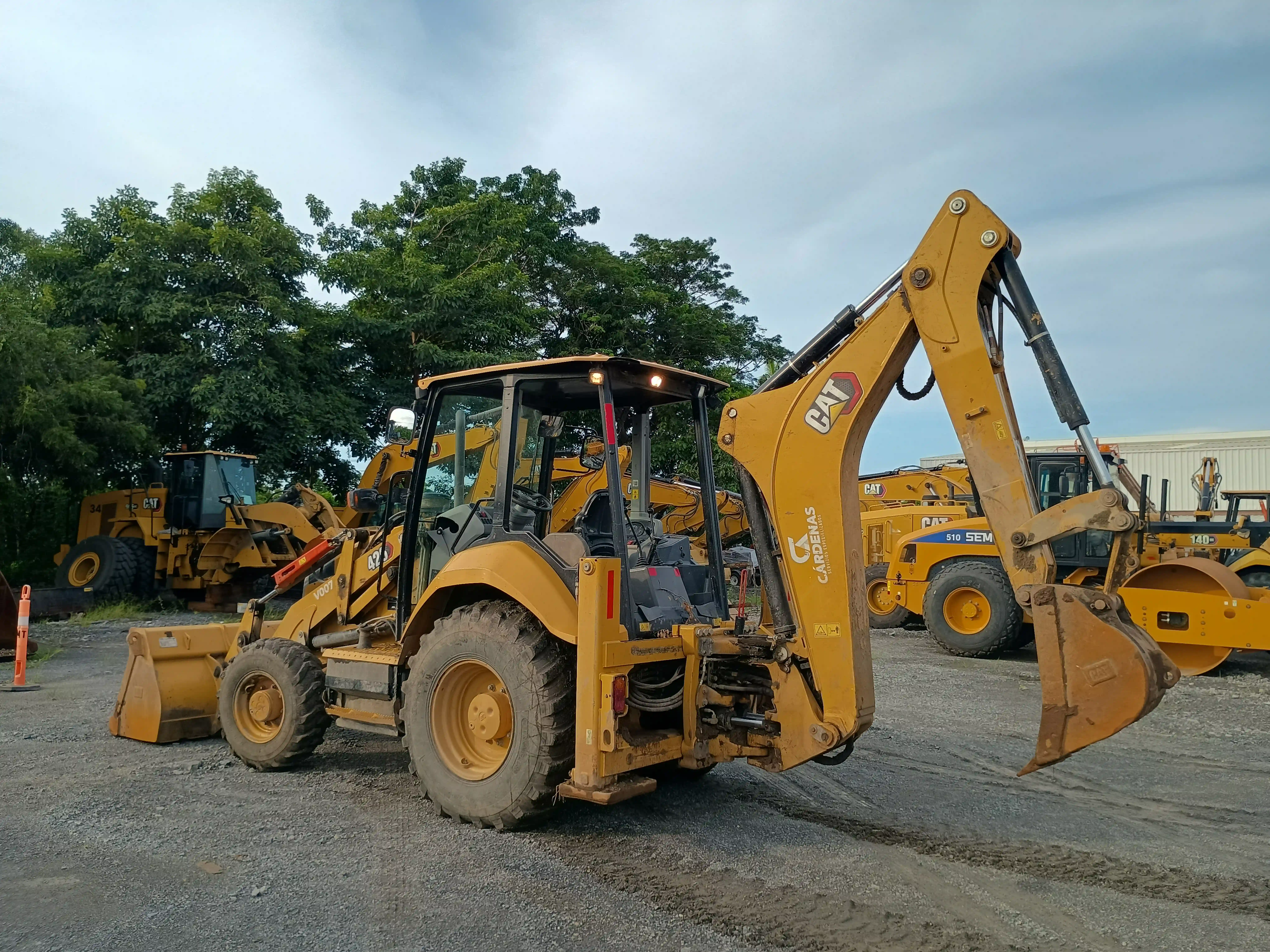 Retroexcavadora usada cat