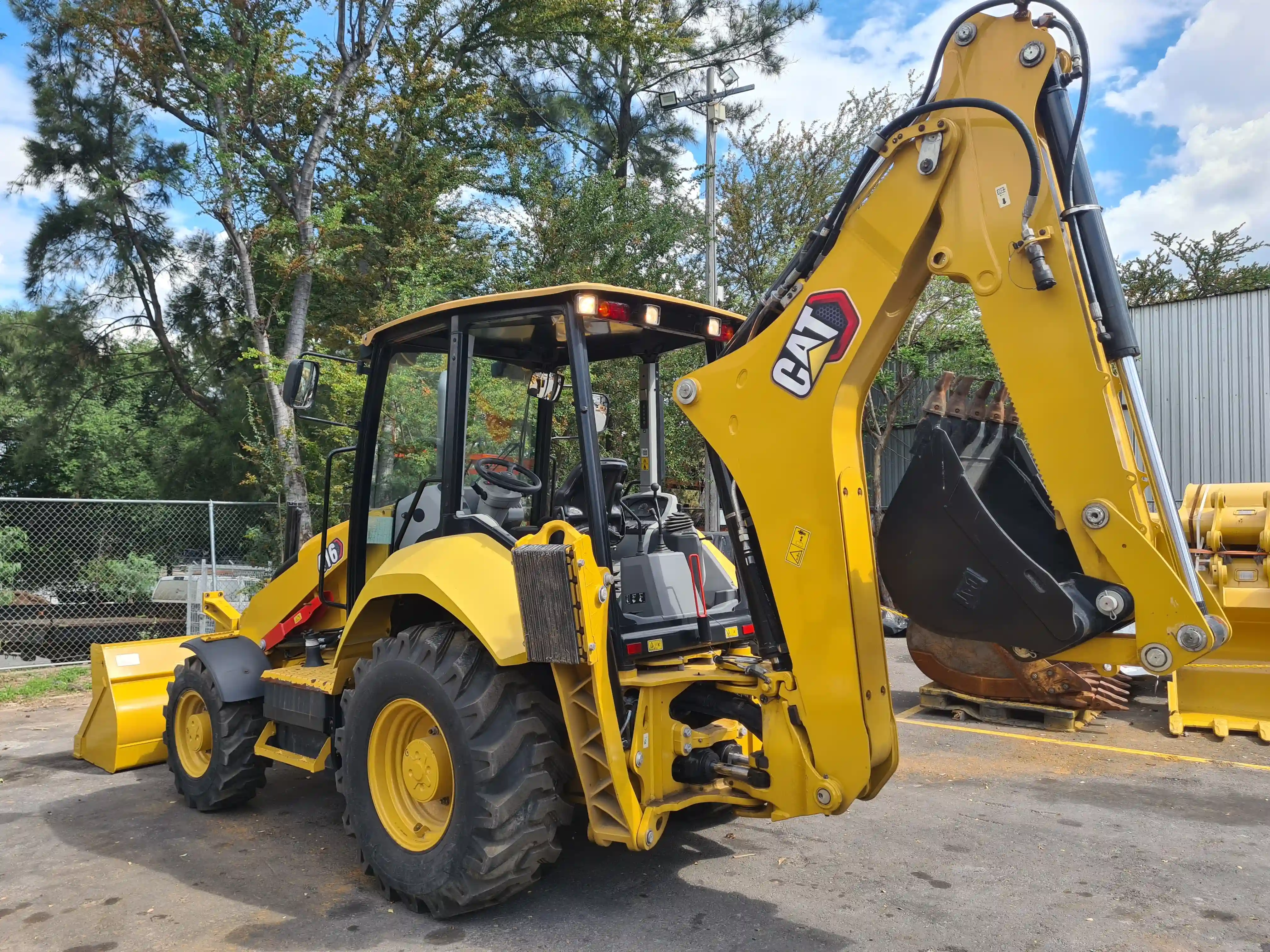 Retroexcavadora usada cat