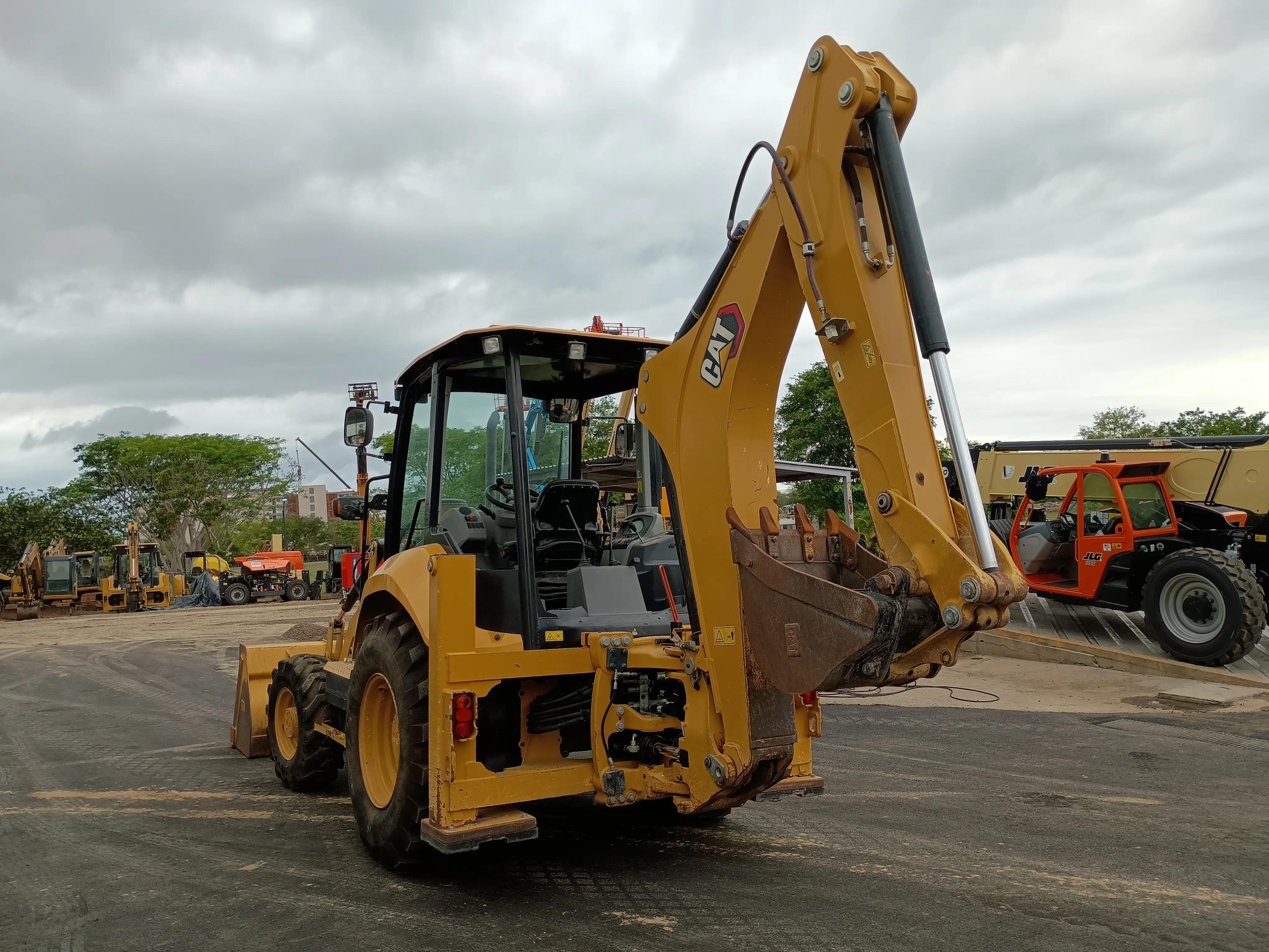 Retroexcavadora usada cat