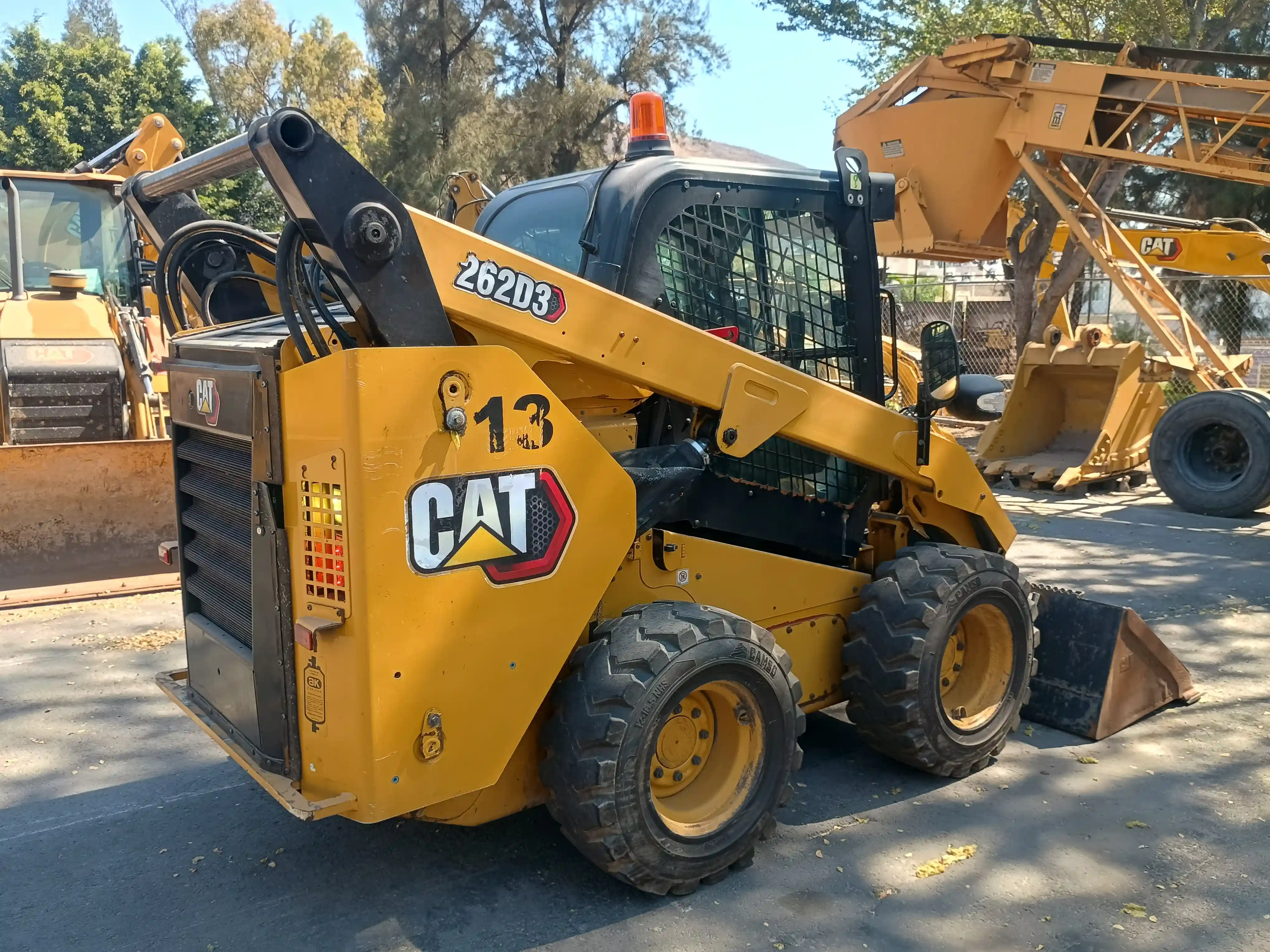 Minicargador usado cat