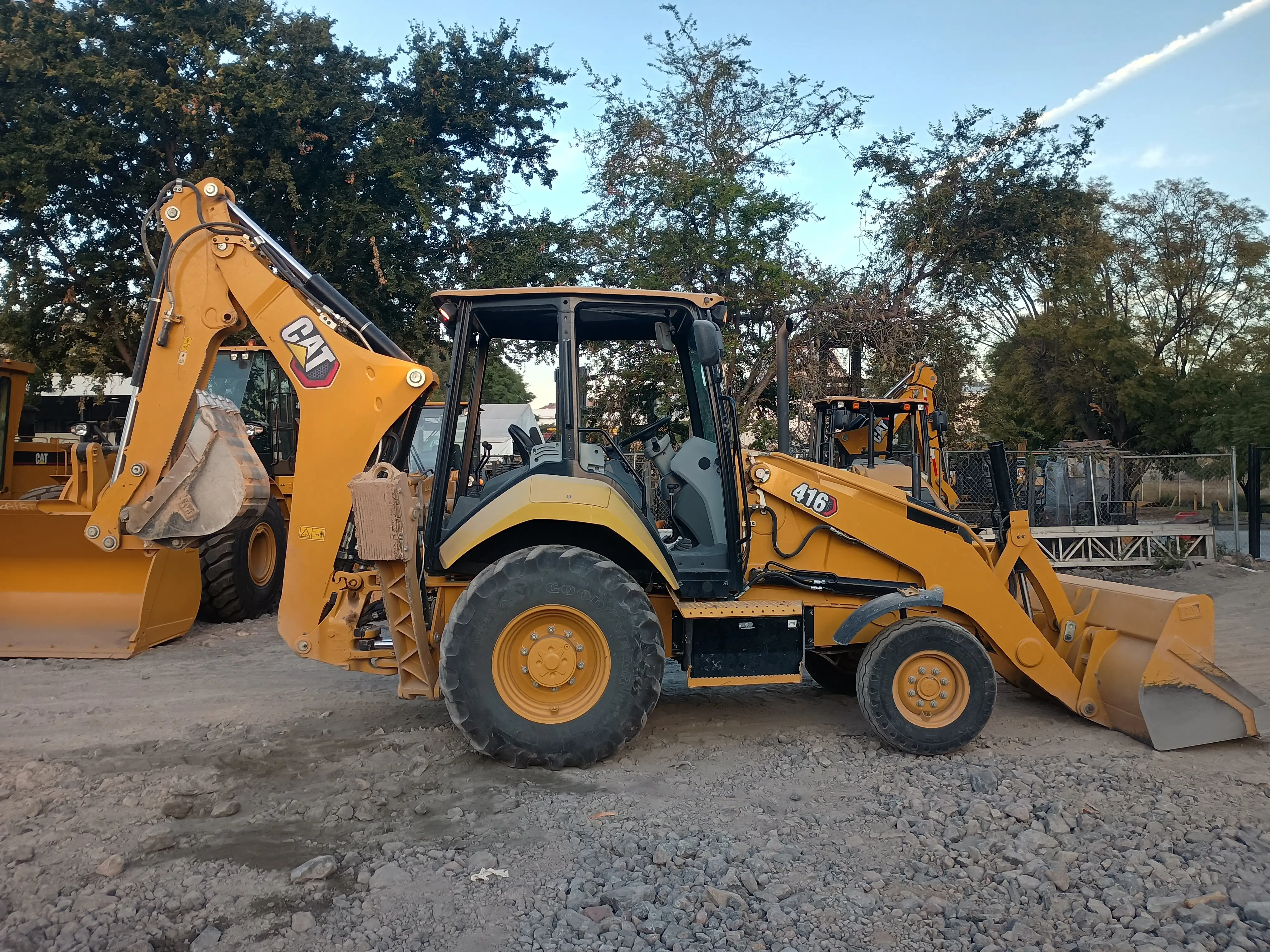 Retroexcavadora usada cat