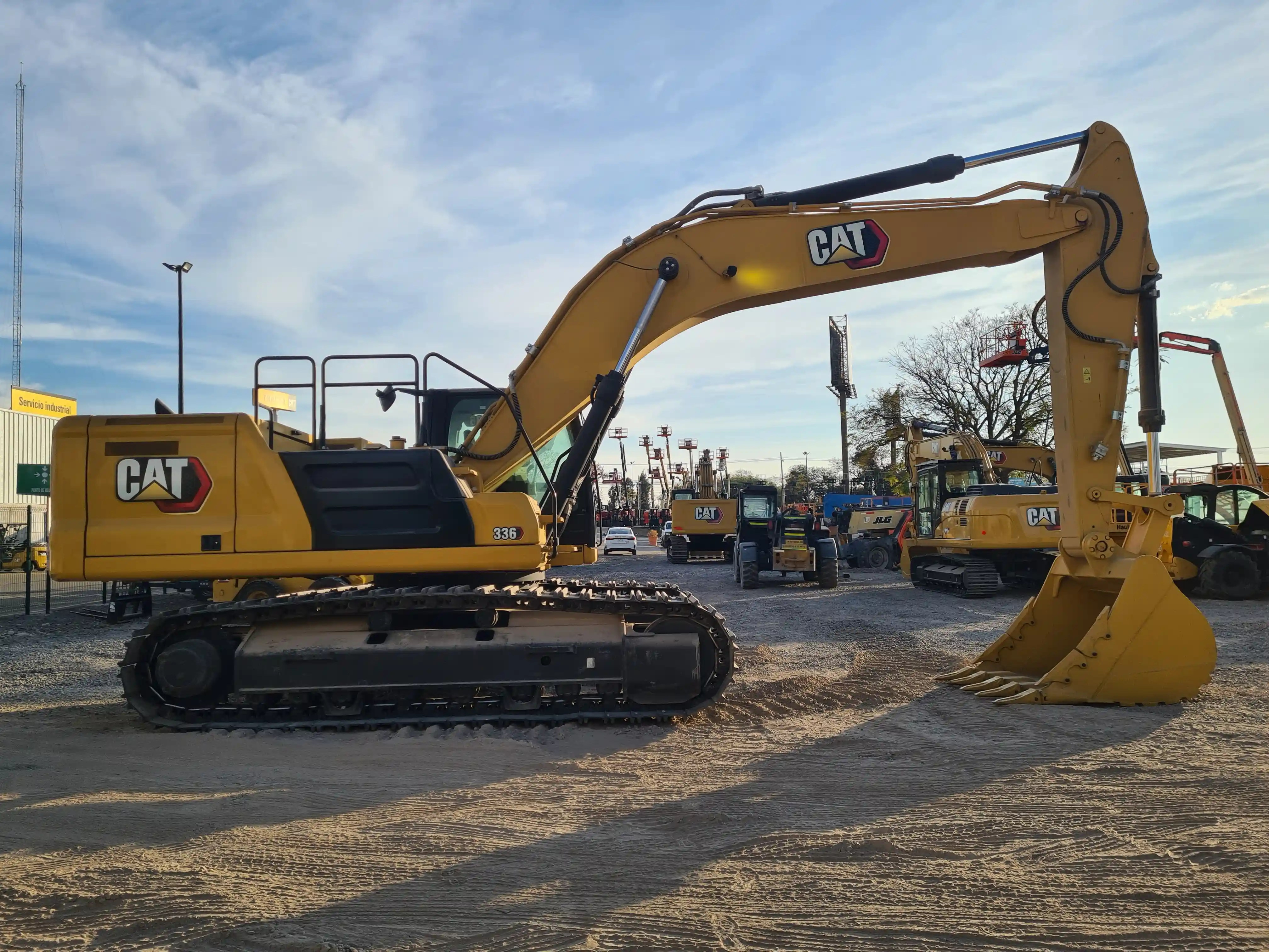 Excavadora usada cat