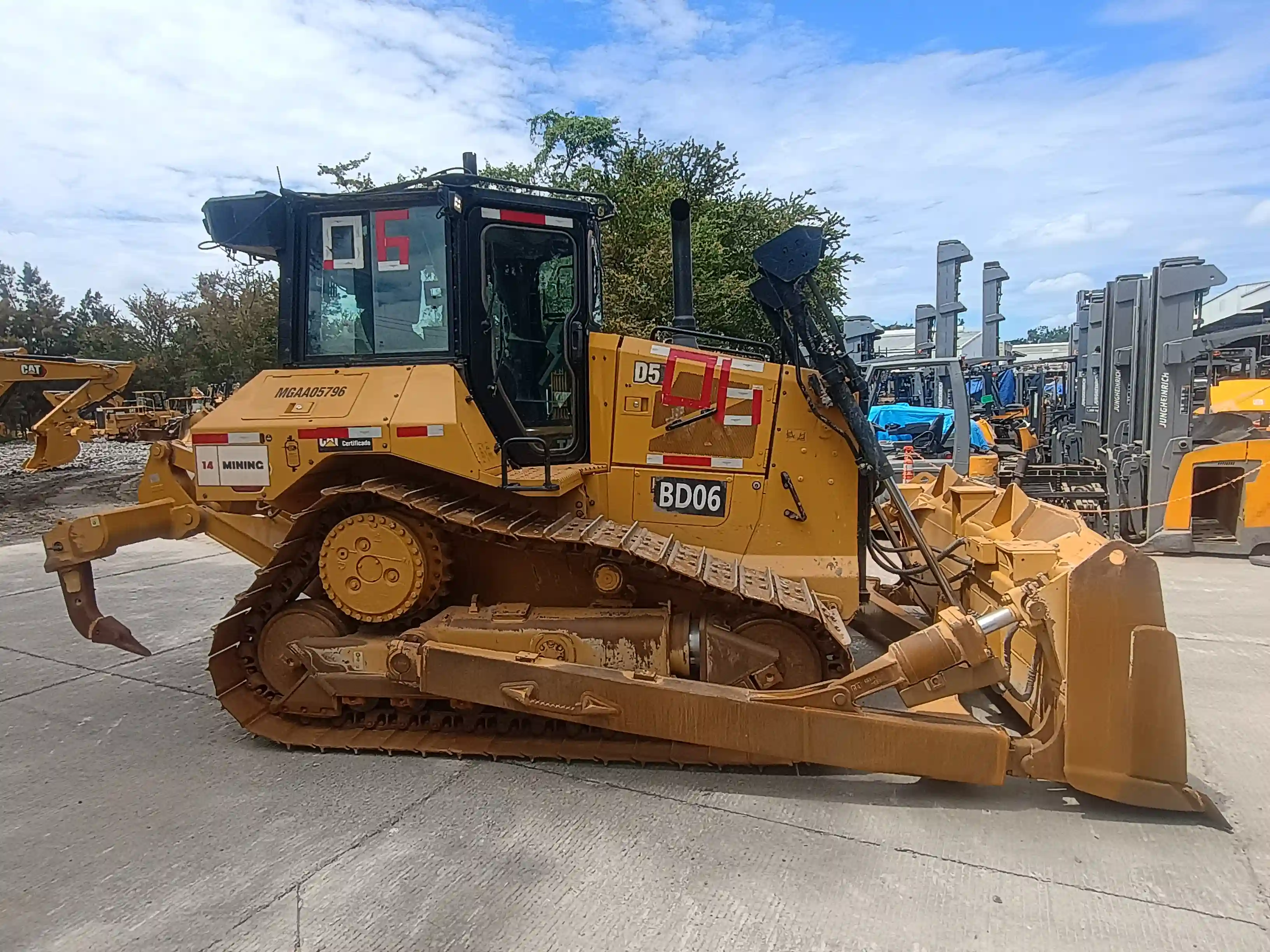 Bulldozer usado cat