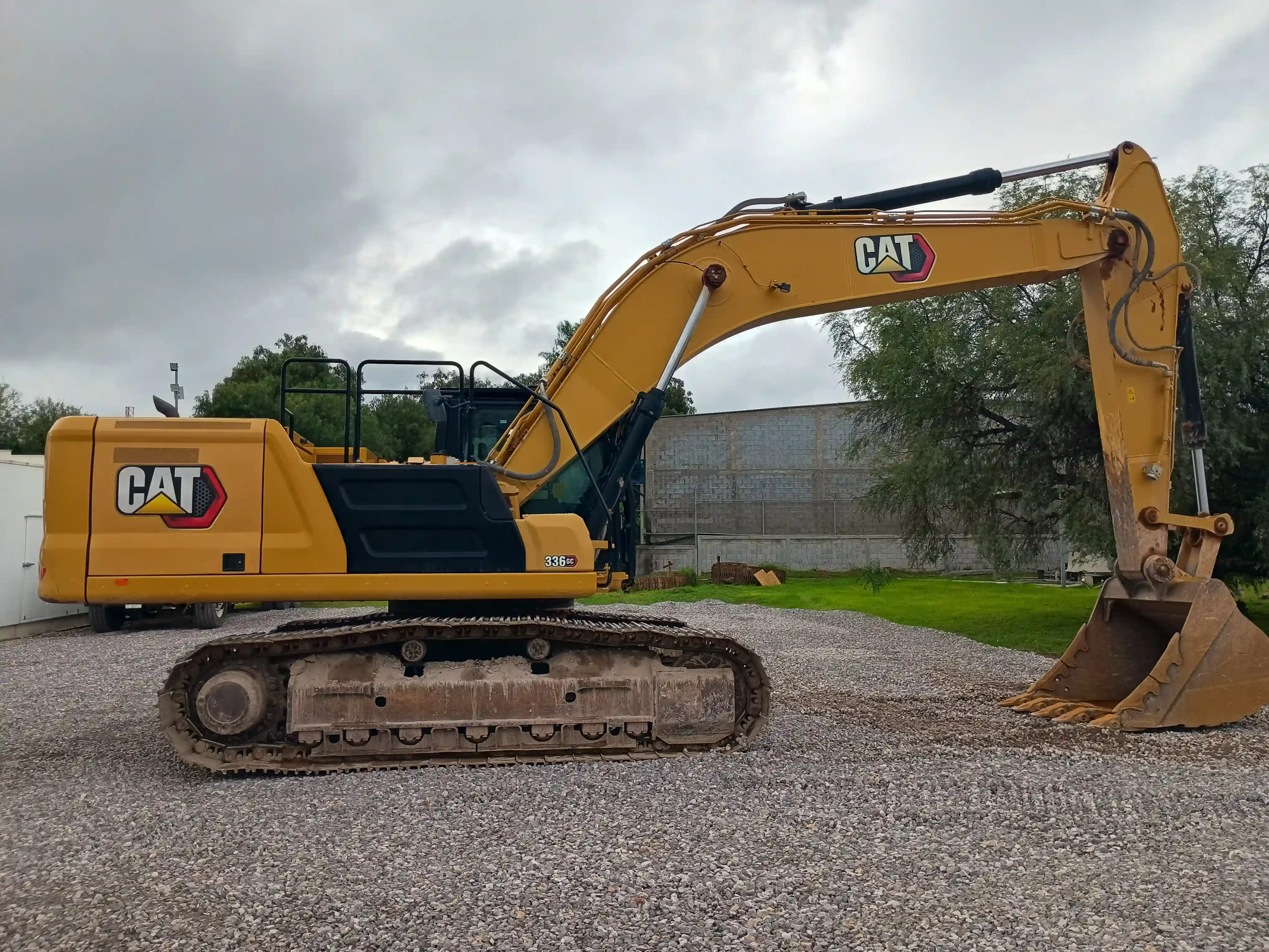 Excavadora usada cat