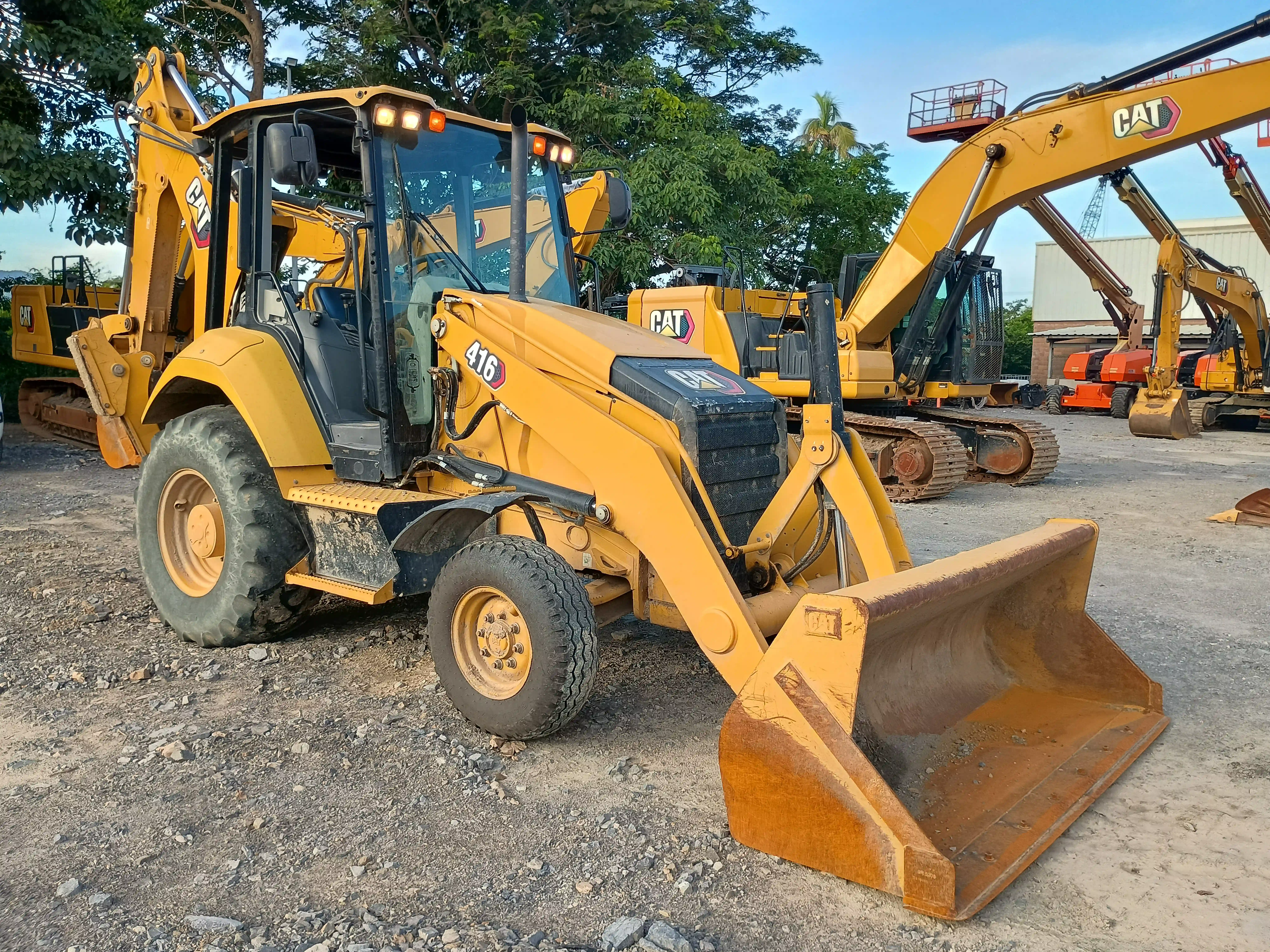 Retroexcavadora usada cat