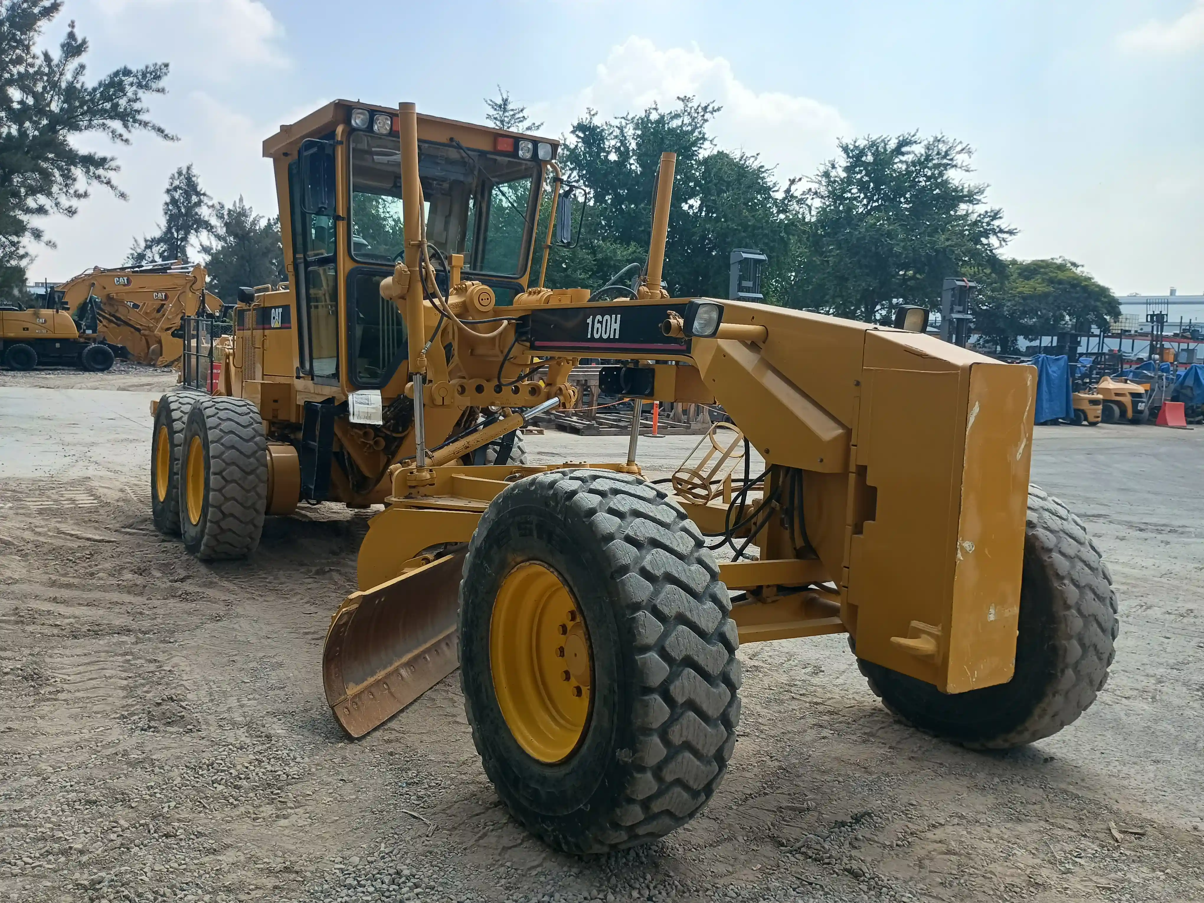 Motoniveladora usada cat