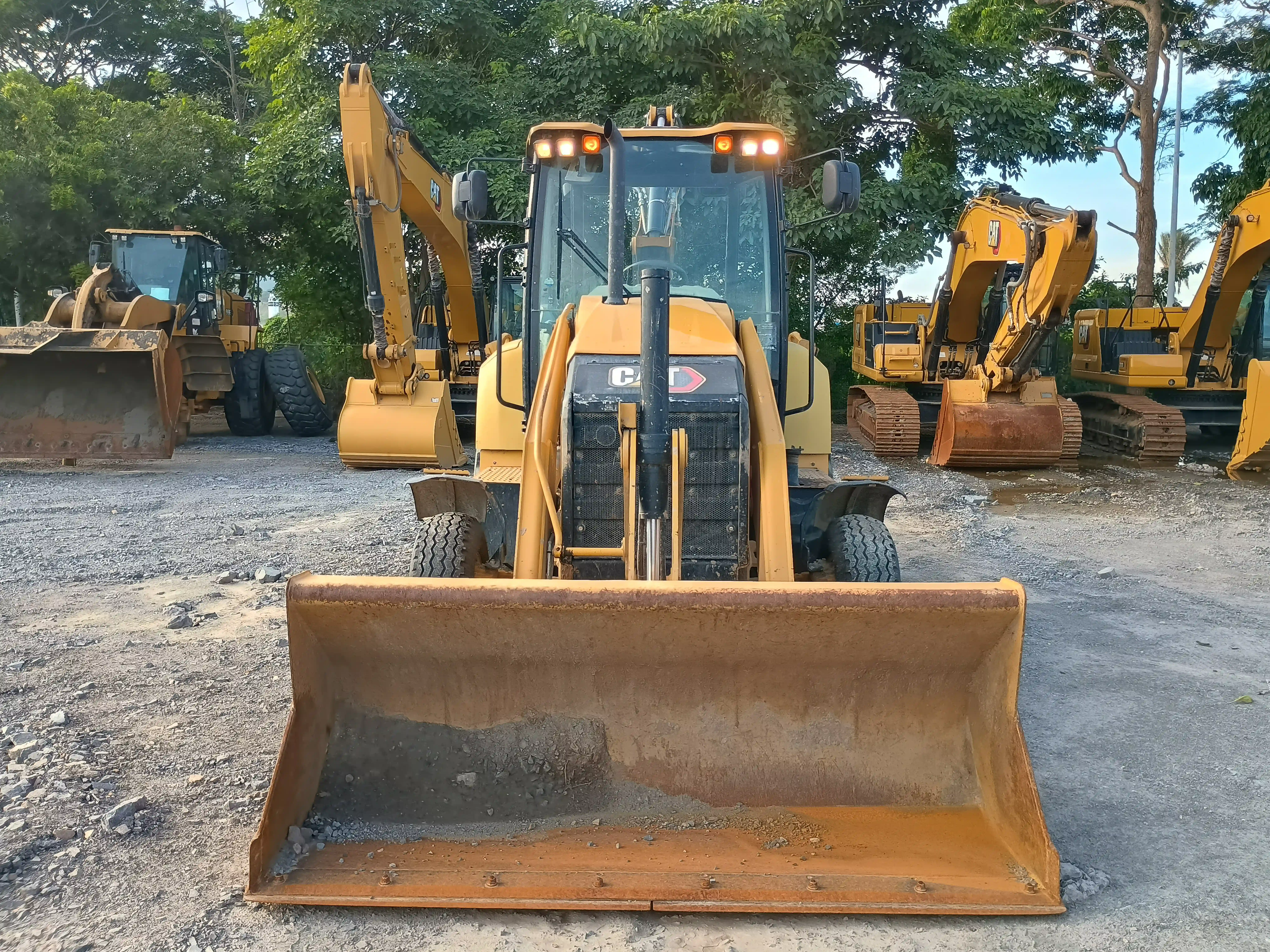 Retroexcavadora usada cat