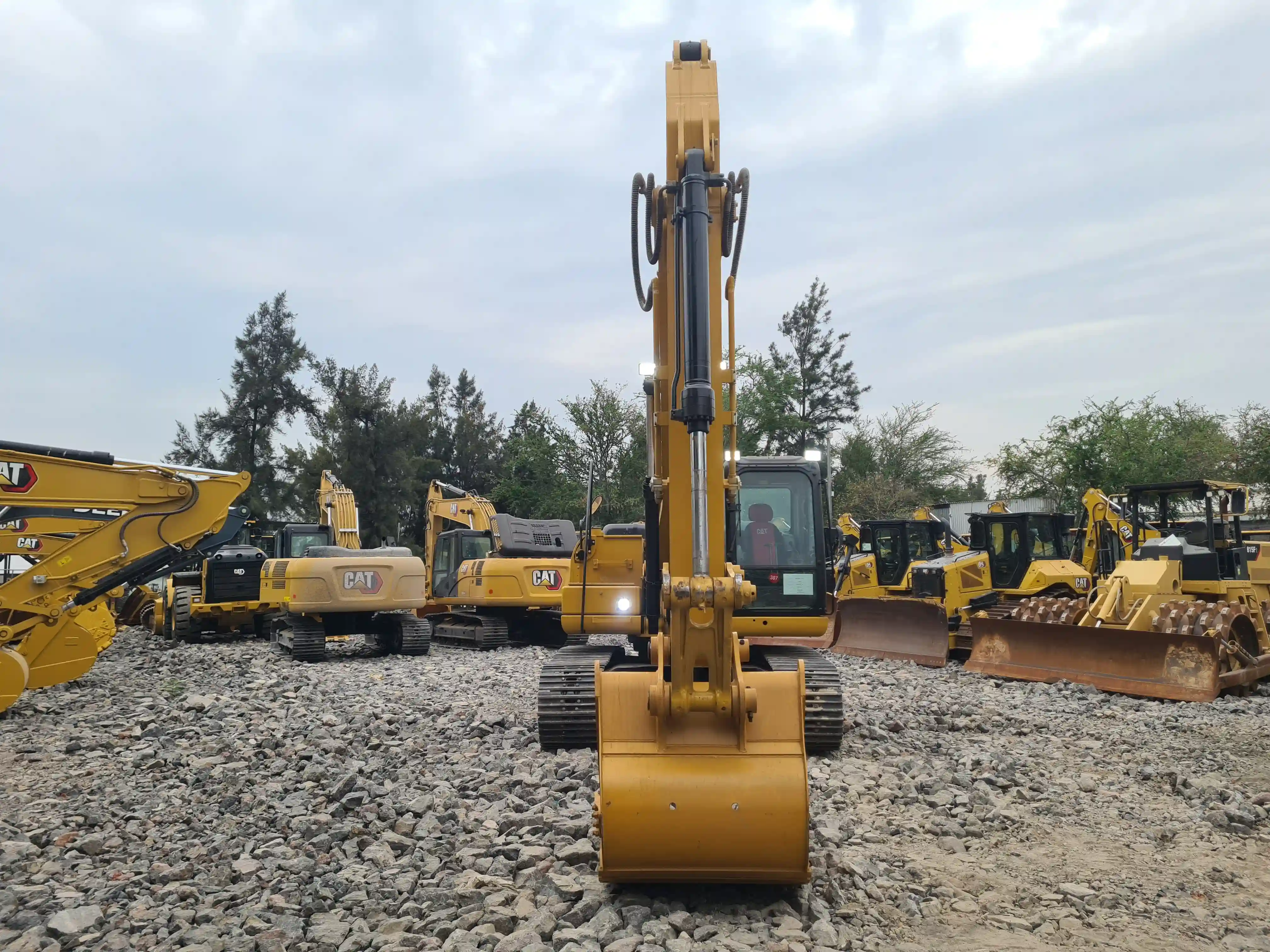 Excavadora usada cat