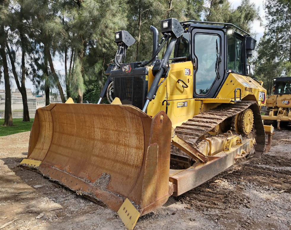 BULLDOZER USADO CAT