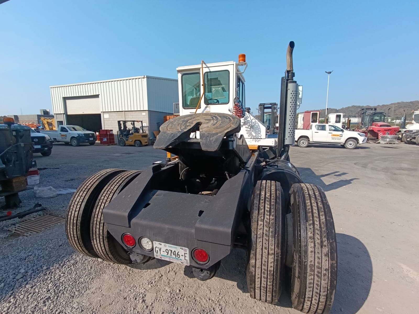 TRACTOR DE PUERTO